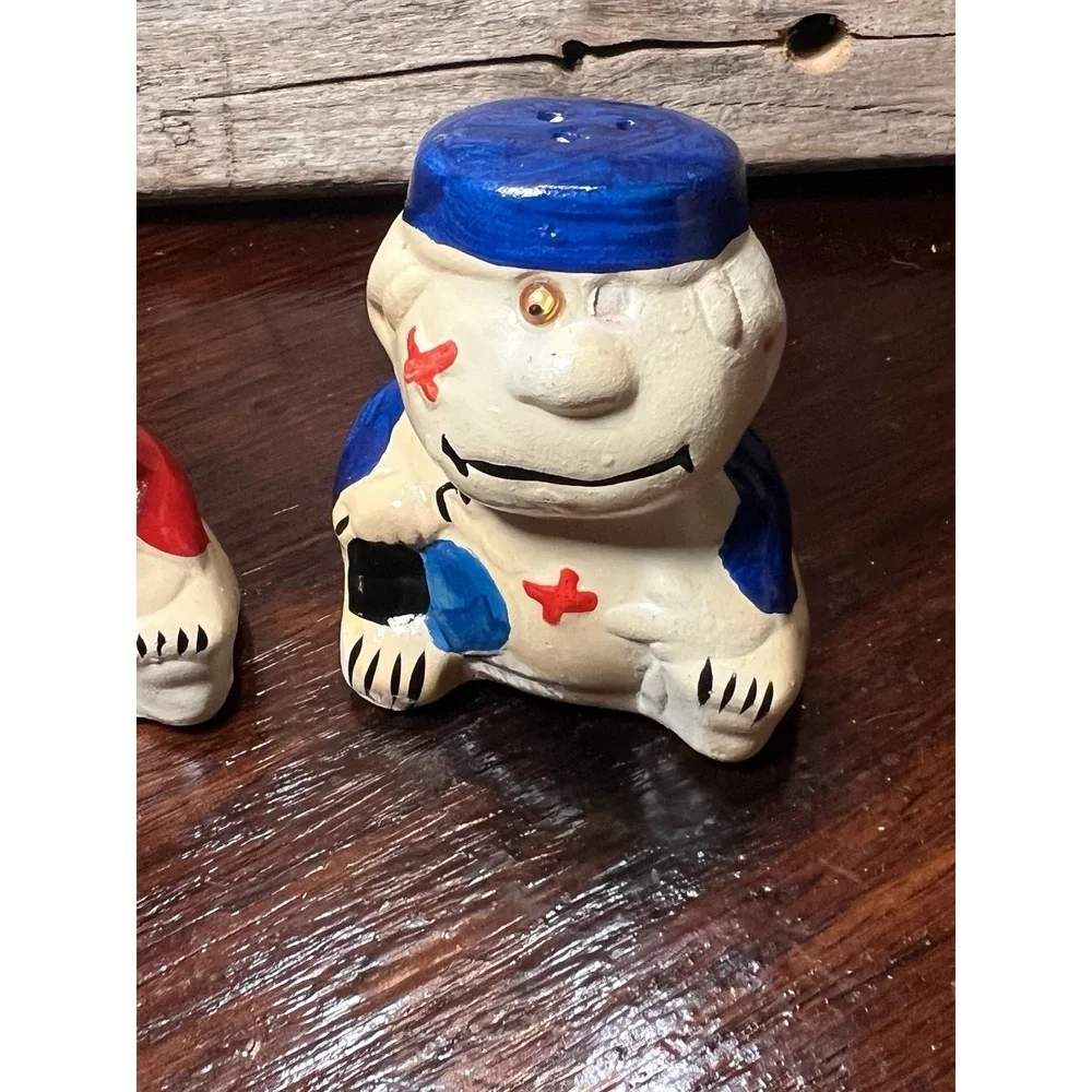 Vintage Salt And Pepper Shakers Funny‎ Guys Ceramic Cartoonish MCM Hand Painted